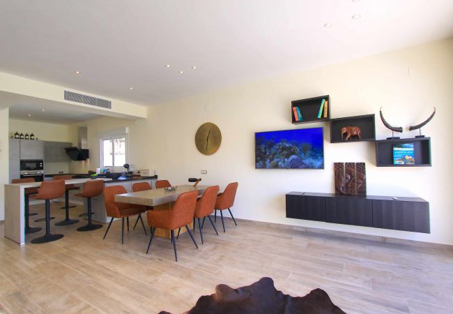 Villa i Mijas Costa - 1166 Modern Luxury Villa with Panoramic Golf Views