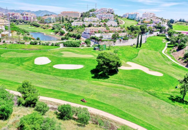 Villa i Mijas Costa - 1166 Modern Luxury Villa with Panoramic Golf Views