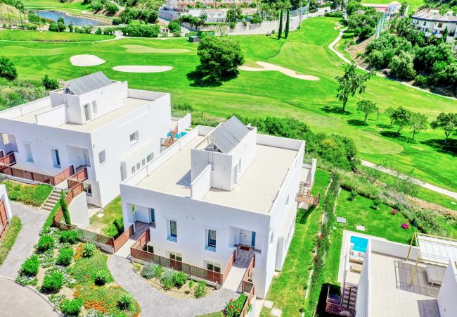 Villa i Mijas Costa - 1166 Modern Luxury Villa with Panoramic Golf Views