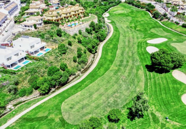 Villa i Mijas Costa - 1166 Modern Luxury Villa with Panoramic Golf Views