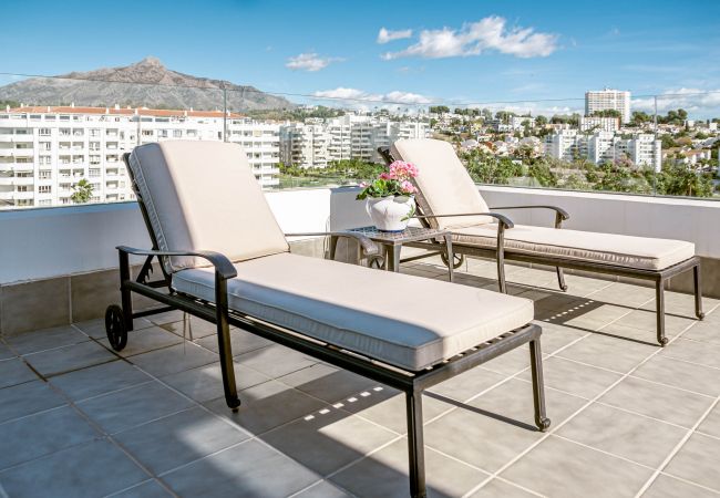 Lejlighed i Nueva andalucia - JG3.6B- Luxury Penthouse with Spacious Balcony