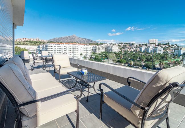 Lejlighed i Nueva andalucia - JG3.6B- Luxury Penthouse with Spacious Balcony