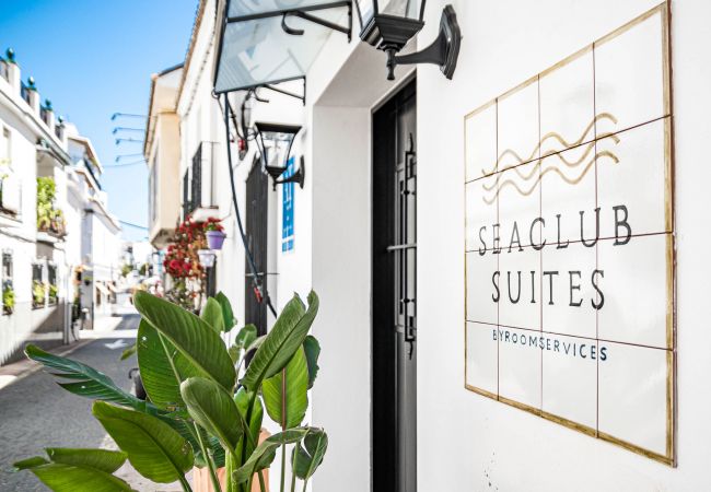 Lejlighed i Estepona - A1- Seaclub suites by Roomservices