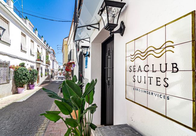 Lejlighed i Estepona - A1- Seaclub suites by Roomservices