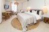 Lejlighed i Estepona - A1- Seaclub suites by Roomservices