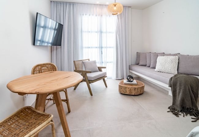 Lejlighed i Estepona - A4- SeaClub suites by Roomservices