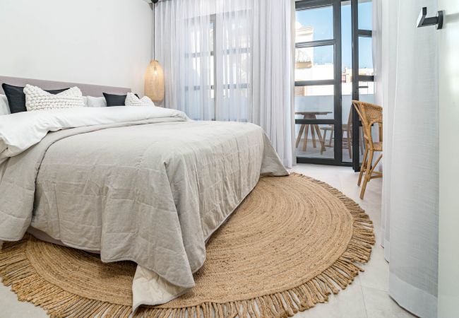 Lejlighed i Estepona - A8- Seaclub suites by Roomservices