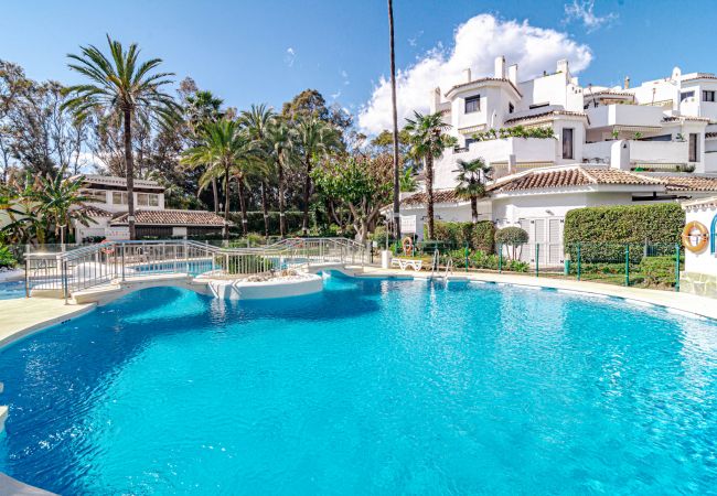 Lejlighed i Marbella - GC - Spacious flat in Golden beach Marbella