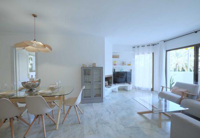 Lejlighed i Marbella - 2035 Modern Family Apartment on Golden Beach