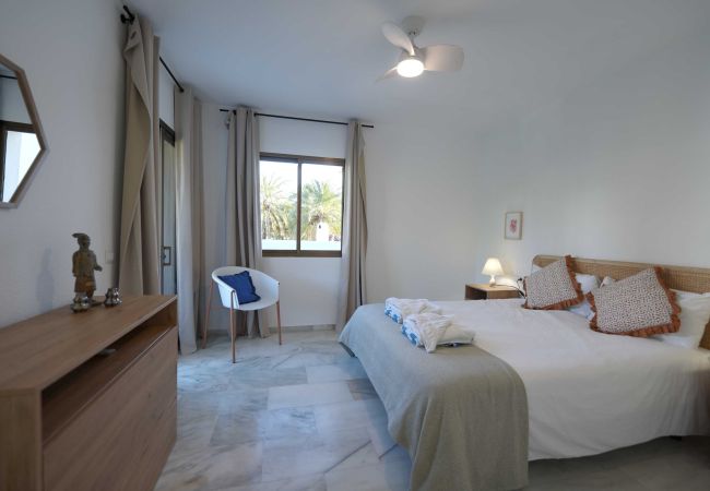 Lejlighed i Marbella - 2035 Modern Family Apartment on Golden Beach