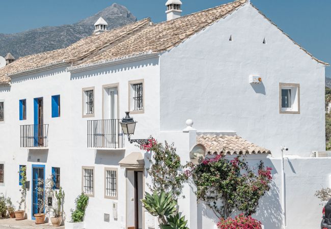 Byhus i Nueva andalucia - EN37- Spacious, cozy townhouse, Marbella