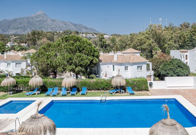 Byhus i Nueva andalucia - EN37- Spacious, cozy townhouse, Marbella