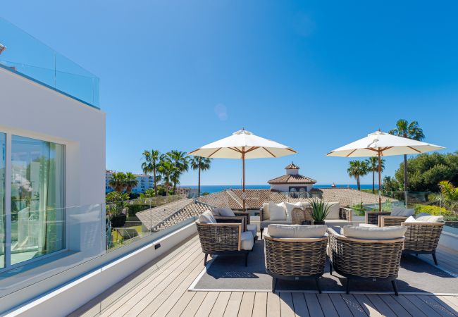 Villa i Mijas Costa - Luxury Villa Panoramic Views & Expansive Terraces