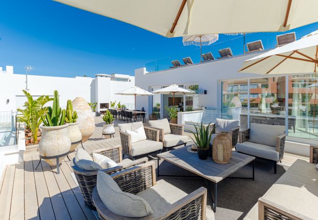 Villa i Mijas Costa - Luxury Villa Panoramic Views & Expansive Terraces