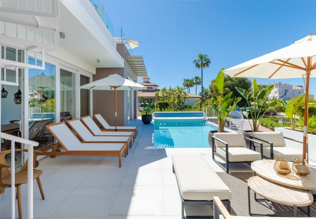 Villa i Marbella - Stunning Modern Villa Heated Pool, Gym & Cinema