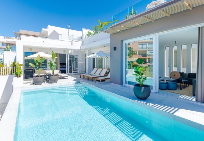 Villa i Marbella - Stunning Modern Villa Heated Pool, Gym & Cinema