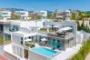 Villa i Marbella - Stunning Modern Villa Heated Pool, Gym & Cinema