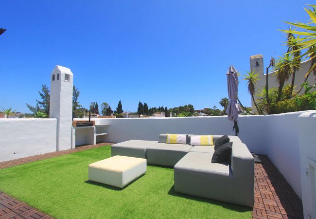 Lejlighed i Marbella - 2038 Family-Friendly Penthouse with Stunning Views