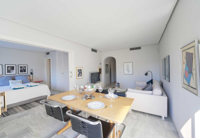 Lejlighed i Marbella - 2038 Family-Friendly Penthouse with Stunning Views