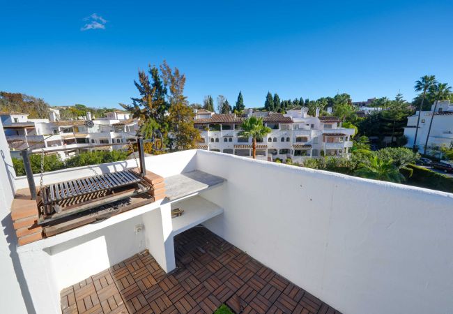 Lejlighed i Marbella - 2038 Family-Friendly Penthouse with Stunning Views