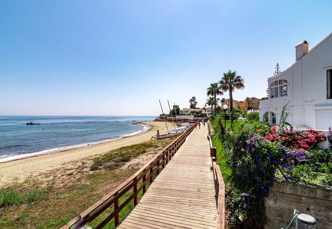 Lejlighed i Mijas Costa - PL- Beachfront seaview aptm – Playa de la Lucera