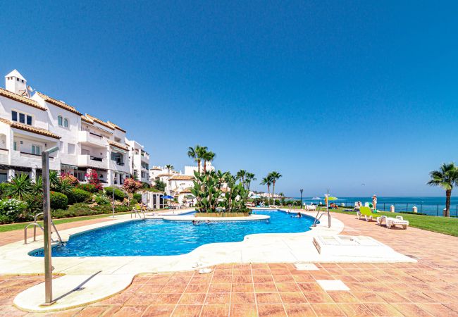 Lejlighed i Mijas Costa - PL- Beachfront seaview aptm – Playa de la Lucera