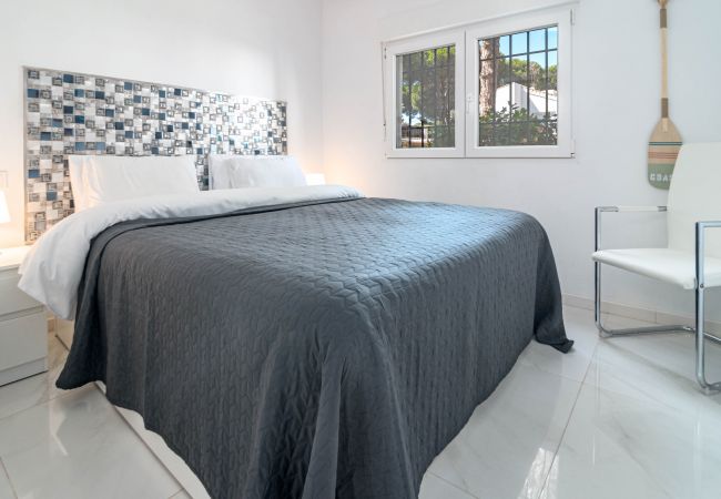 Byhus i Estepona - BEN32- Beach townhouse, Estepona by Roomservice