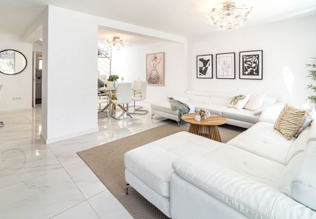 Byhus i Estepona - BEN32- Beach townhouse, Estepona by Roomservice