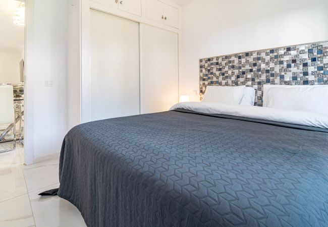 Byhus i Estepona - BEN32- Beach townhouse, Estepona by Roomservice