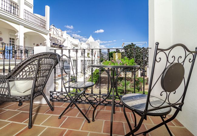 Byhus i Nueva andalucia - AP103- Aloha Pueblo Marbella by Roomservices