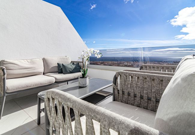 Lejlighed i Estepona - LAE21.2D - Penthouse w/ Roof Terrace and Seaviews