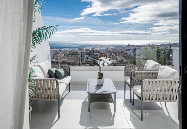 Lejlighed i Estepona - LAE21.2D - Penthouse w/ Roof Terrace and Seaviews