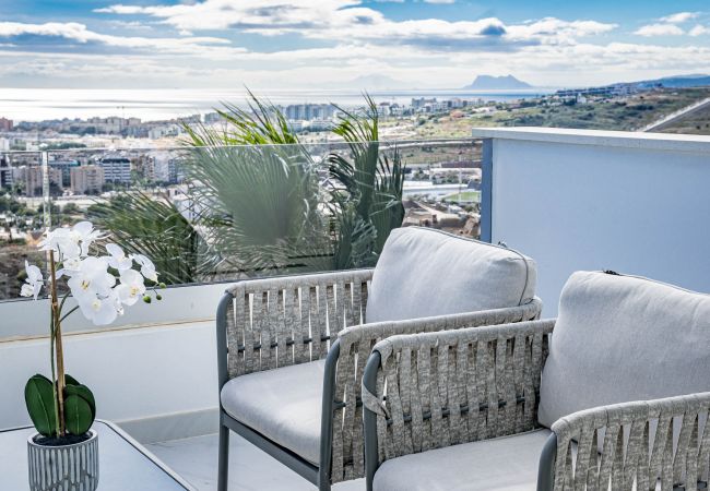 Lejlighed i Estepona - LAE21.2D - Penthouse w/ Roof Terrace and Seaviews