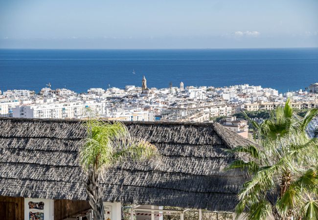 Lejlighed i Estepona - LAE21.2D - Penthouse w/ Roof Terrace and Seaviews