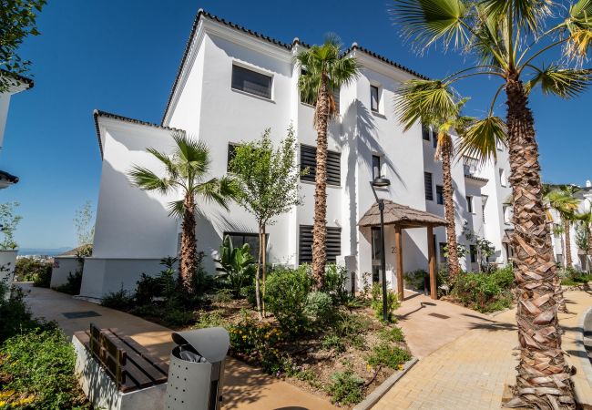 Lejlighed i Estepona - LAE21.2D - Penthouse w/ Roof Terrace and Seaviews