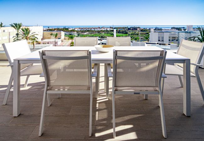 Lejlighed i Estepona - LM322B- Newly built apartment with sea views