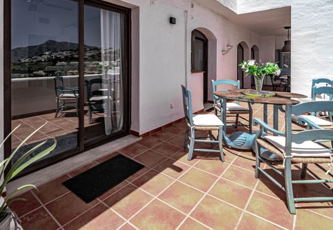 Byhus i Nueva andalucia - LAG - Spacious 3BR townhouse with private jacuzzi