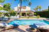 Villa i Marbella - Charming Andalusian-Style Beach Villa