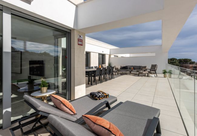 Lejlighed i Marbella - 3065 New 3-bedrooms penthouse Elviria Marbella