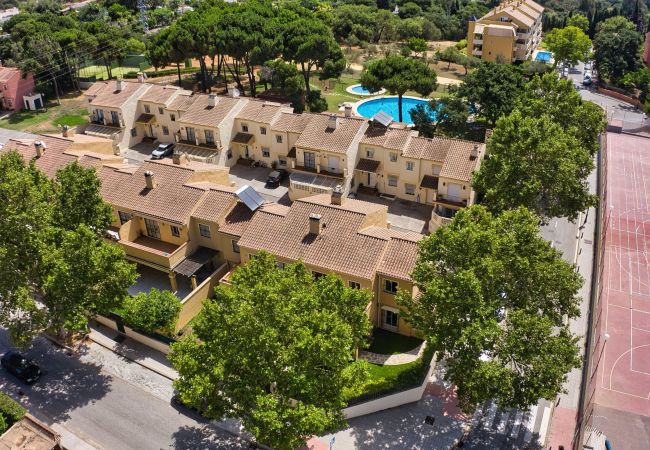 Byhus i Marbella - 3068 Luxury Family Townhouse in Elviria, Marbella