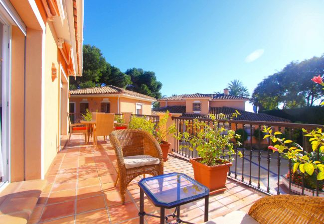 Villa in Estepona - 1077 Luxurious Beachfront Villa with Pool