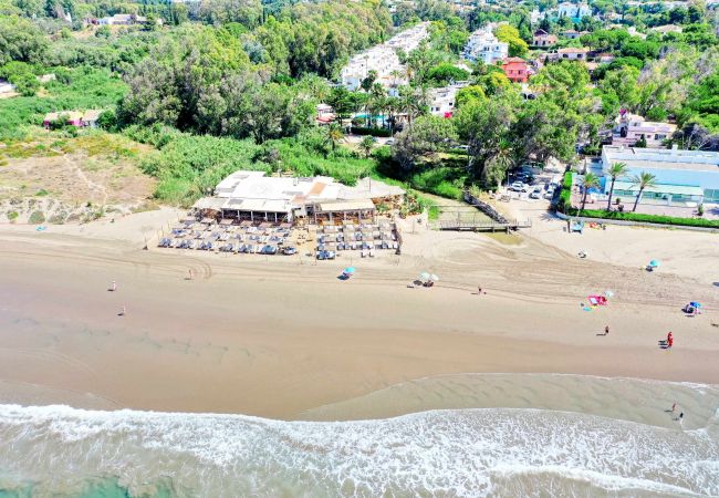 Appartement in Marbella - 2033 Beachfront Family Apartment on Golden Beach