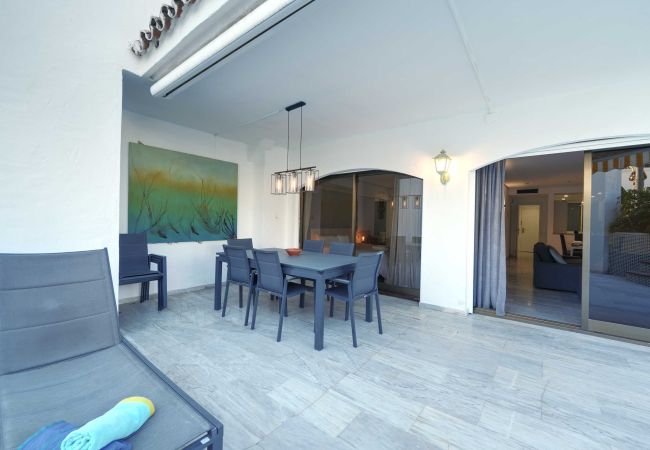 Appartement in Marbella - 2033 Beachfront Family Apartment on Golden Beach