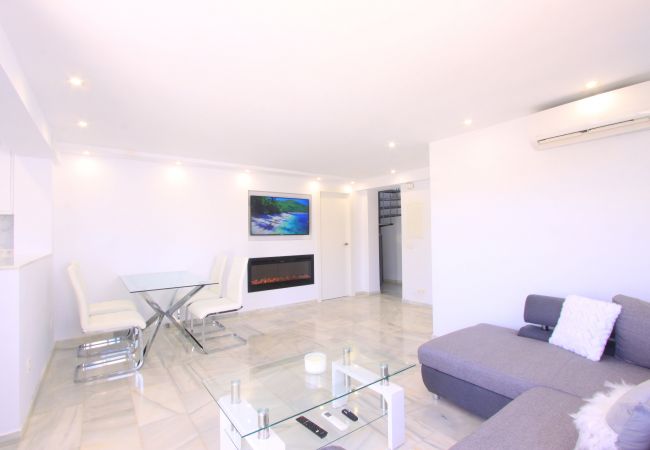 Appartement in Marbella - 1094 Luxurious Golden Beach Duplex Penthouse