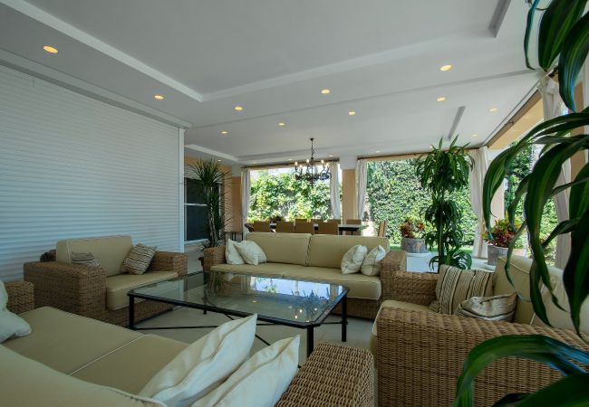 Villa in Estepona - 1072 Beachfront El Paraiso Retreat with Pool & BBQ