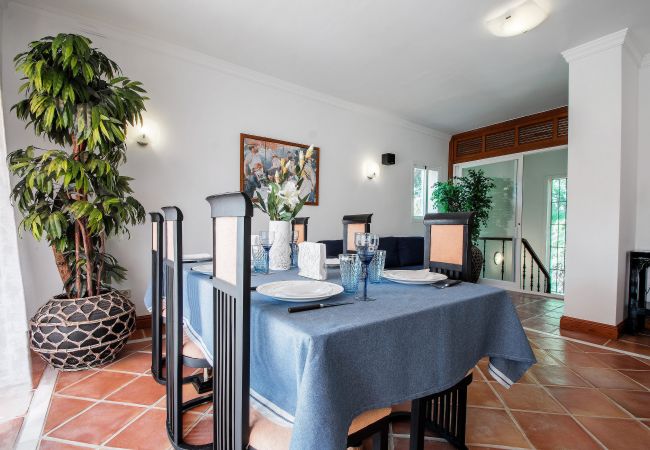 Villa in Estepona - 1072 Beachfront El Paraiso Retreat with Pool & BBQ