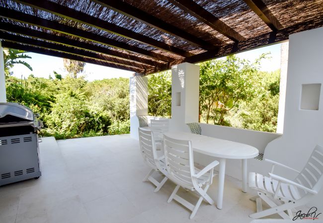 Villa en Marbella - Spacious Family Villa with Pool & Sunny Garden