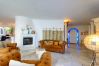 Villa en Marbella - 2042 Elegant Villa with Garden and Heated Pool