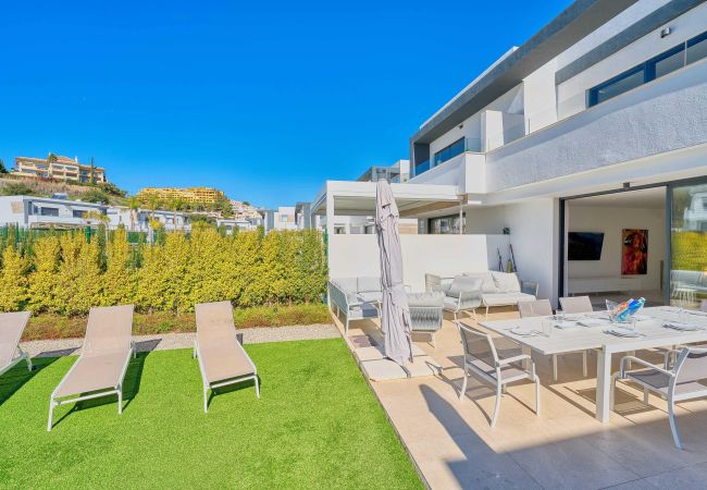 Maison à Estepona - 2210 Luxury Modern Villa with Pool and Garden