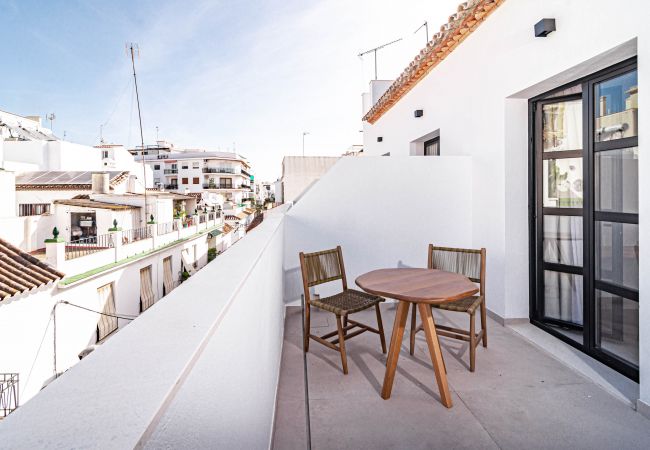 Appartement à Estepona - A8- Seaclub suites by Roomservices